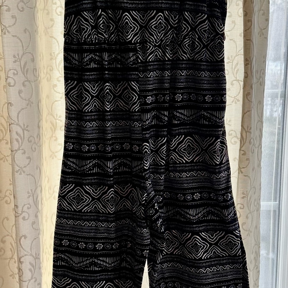 Black and White Patterned Youth Jumper